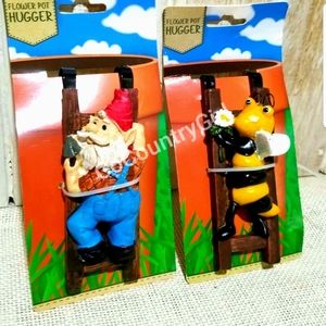 Gnome and Bee,  Farmhouse Mug/Pot Huggers
